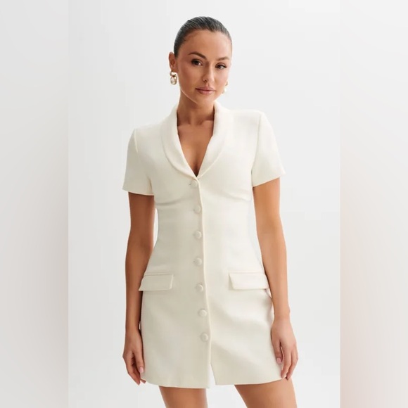 Meshki Dresses & Skirts - NWT Meshki Cream Paulina Collared Suiting Short-Sleeve Blazer Mini Dress